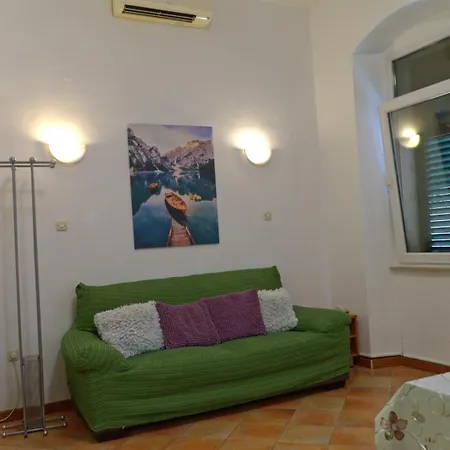 Apartment Epicenter *