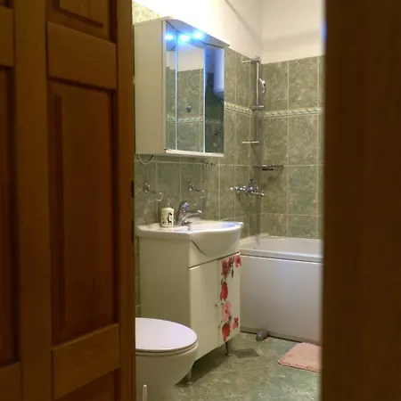 Epicenter Apartment *