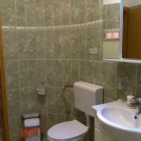 Epicenter Apartment *