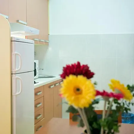 Epicenter Apartment *
