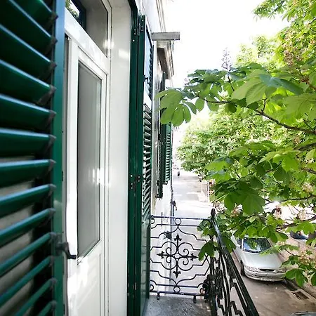 Epicenter Apartment