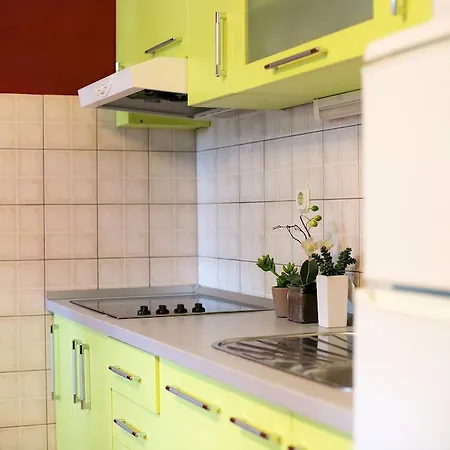 Epicenter Apartment *