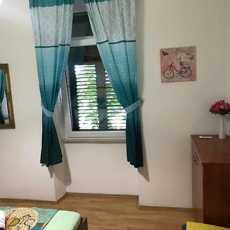 Apartment Epicenter